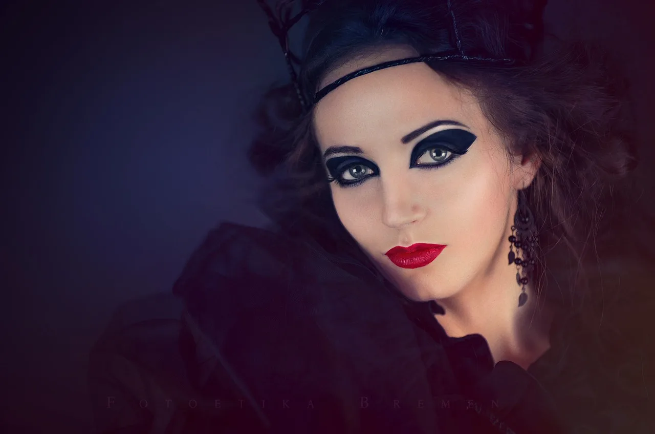 woman, portrait, makeup, face, avant-garde, fashion, model, cosmetics, modeling, pose, posing, fashion model, young woman, hairstyle, style, female, makeup, makeup, makeup, makeup, makeup. Five celebrity makeup looks, and why before-and-after photos can mislead