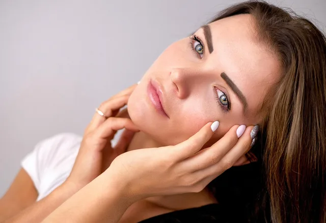 girl, beauty, portrait, model, beautiful, woman, makeup, eyes, youth, skin, smooth, pose, beauty, beauty, skin, skin, skin, skin, skin. No makeup looks: how to read the photo before buying